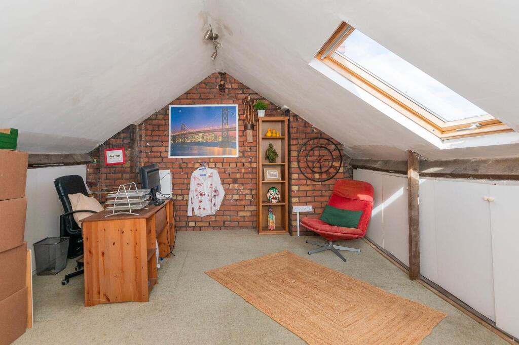 2S0RKE - Loft Room B.jpg