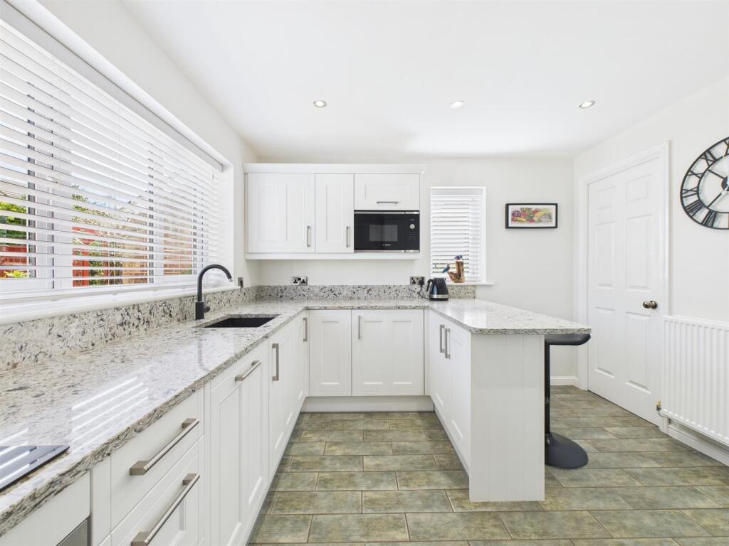 Quality Fitted Breakfast Kitchen