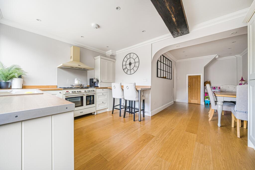Kitchen/ Dining