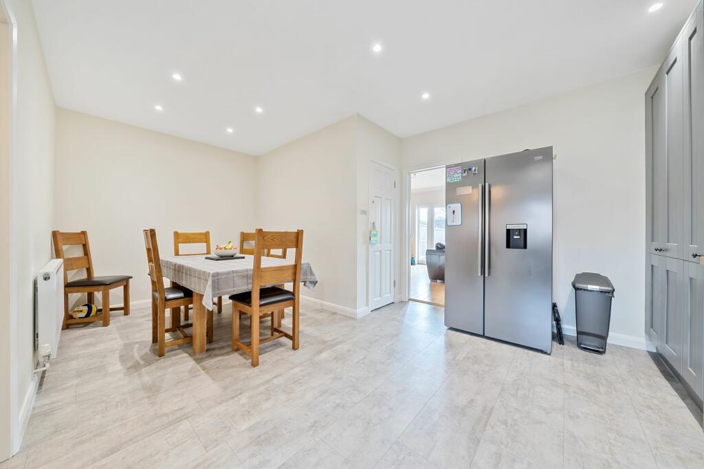 Kitchen/Dining Room (1)