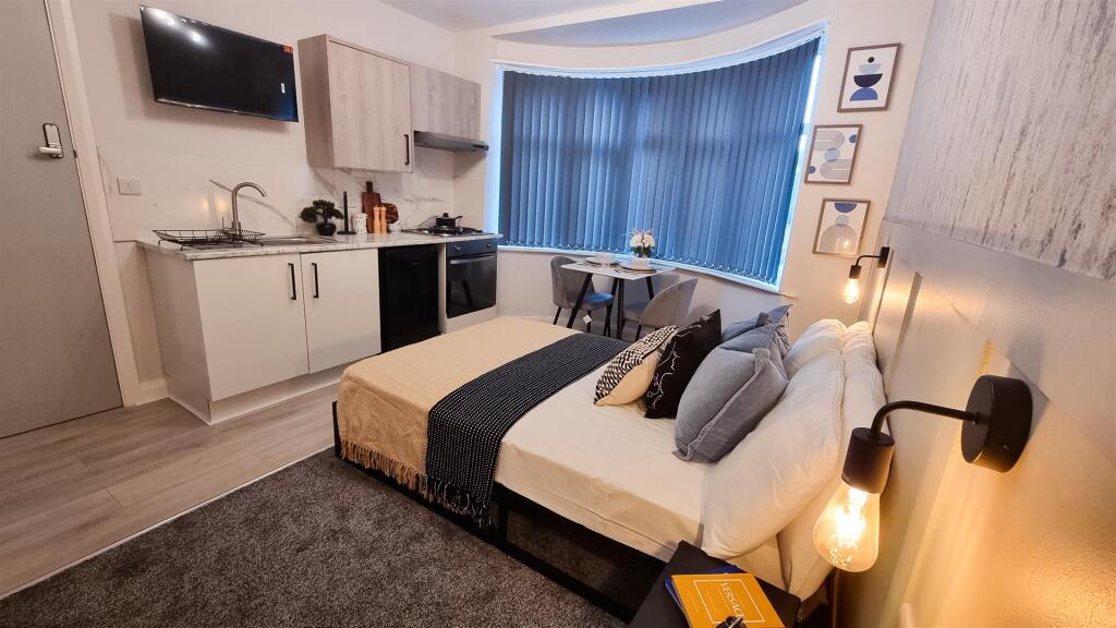 03. Room 1.jpg