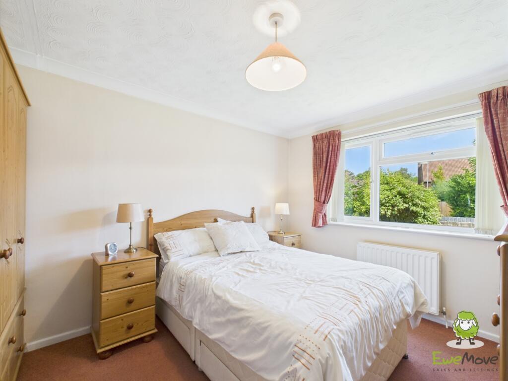 EweMove Estate Agents Basingstoke - 14 Lambs Row