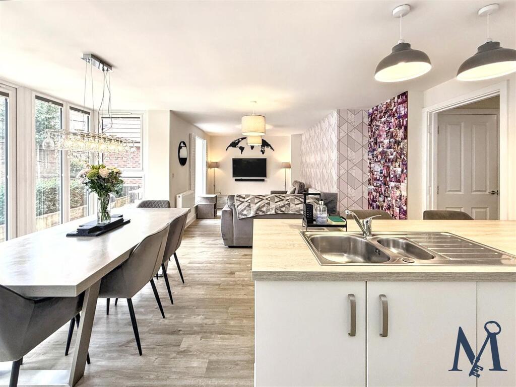 Open Plan Kitchen Diner