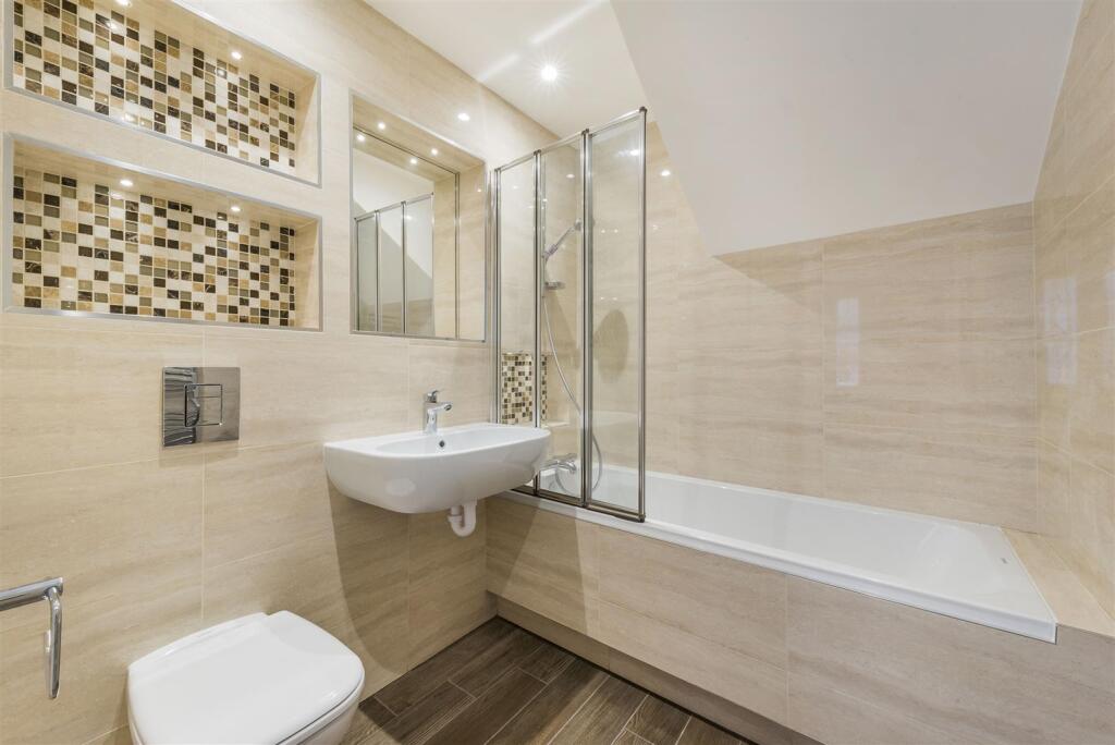 bathroom (1).jpg
