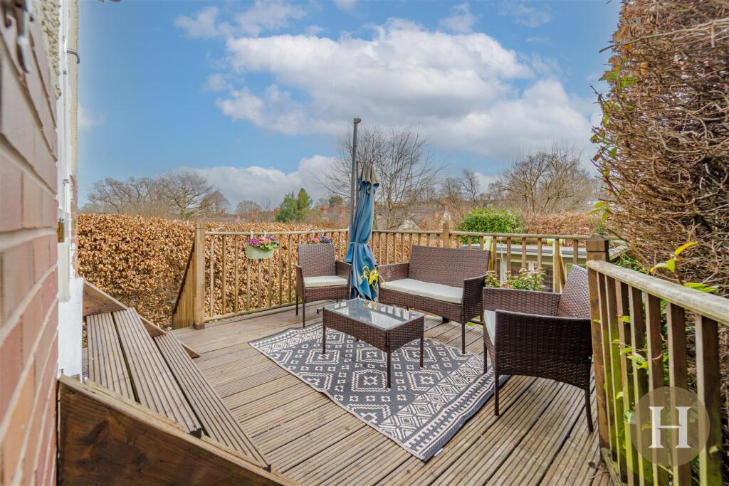 Hadleigh Estate Agents-38.jpg