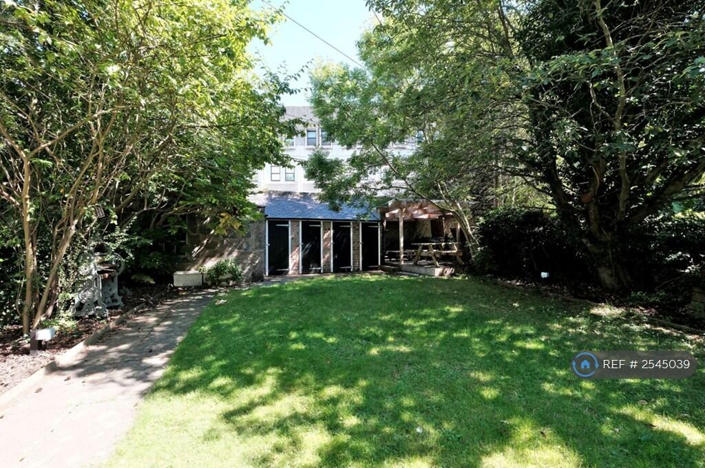 Shared Garden To Rear