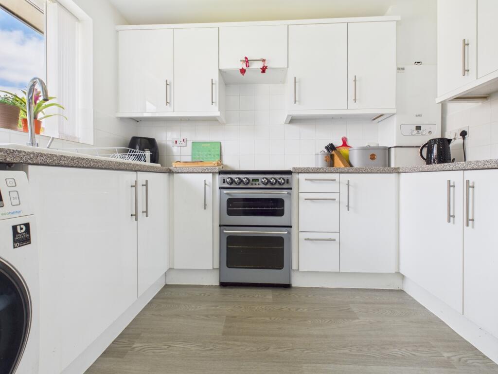 CAM03729G0-PR0119-STILL003