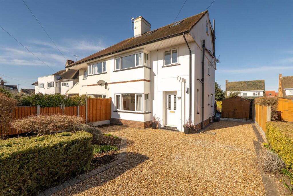 35 Bearton Green-34.jpg