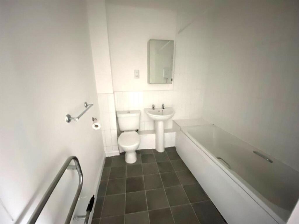 Bathroom.jpeg