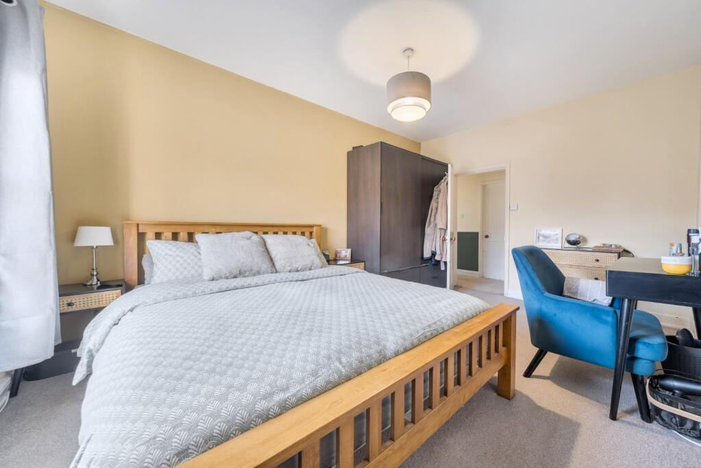 MASTER BEDROOM.jpg