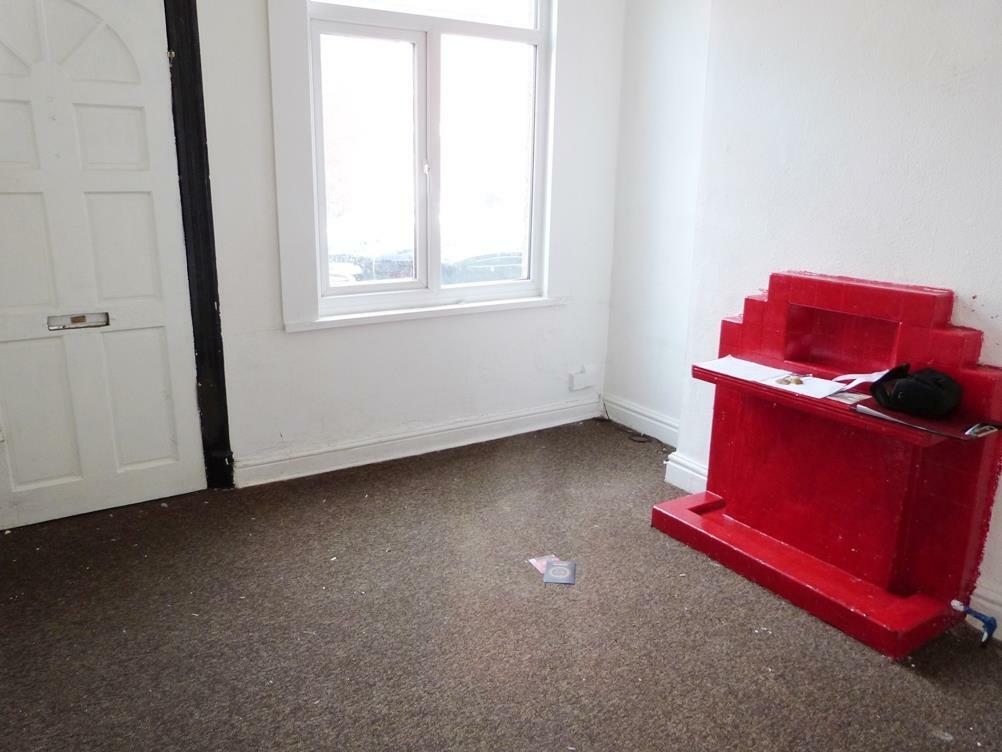 FRONT ROOM