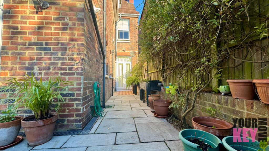 Your Key Move Estate Agents in Folkestone - Broadm
