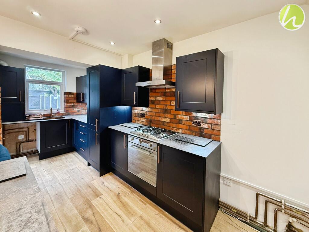 Kitchen/ Dining Room