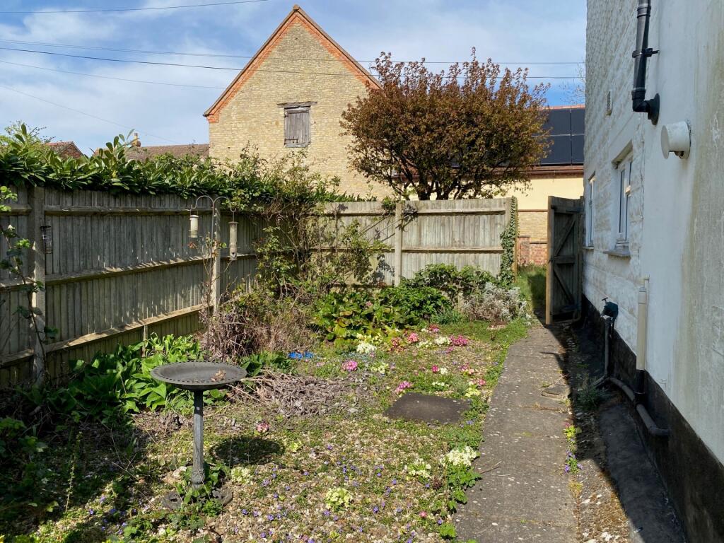 Photo 18