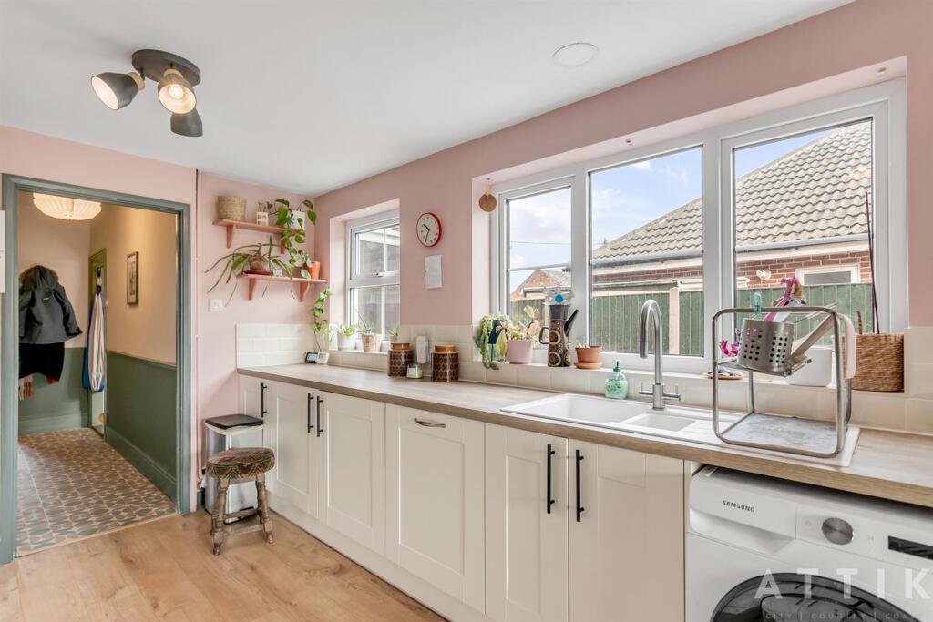 33 Southend Road Bungay NR35 1DN (9).jpg