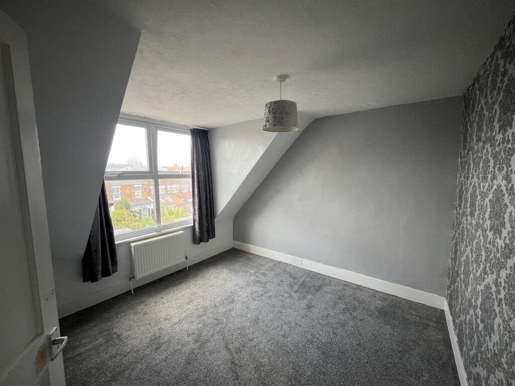 Bedroom 4.jpg