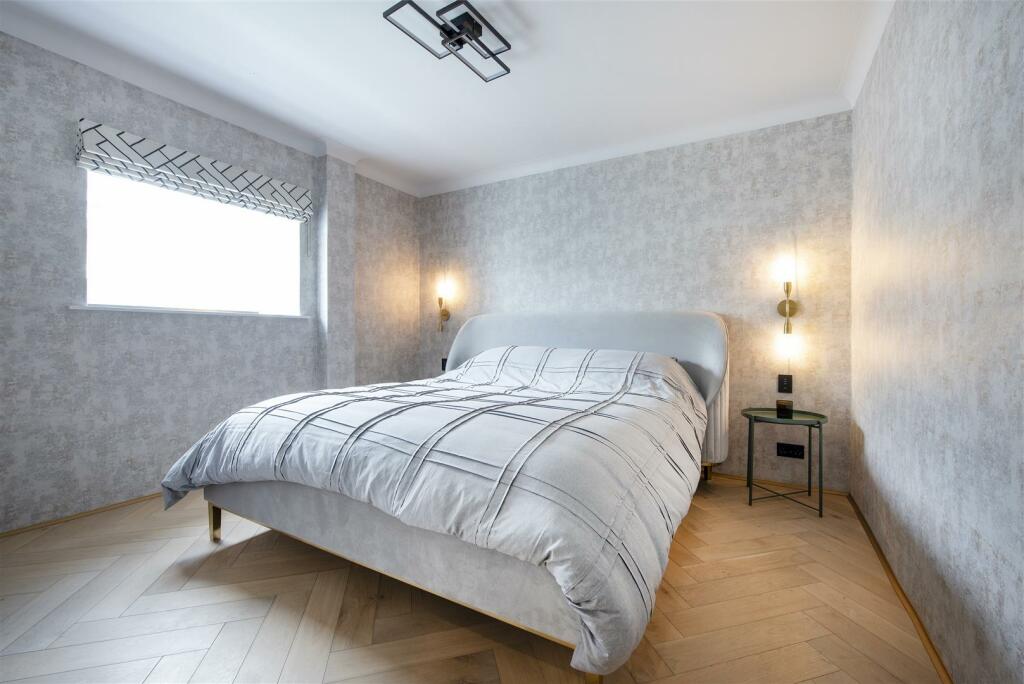 bed 2.jpg