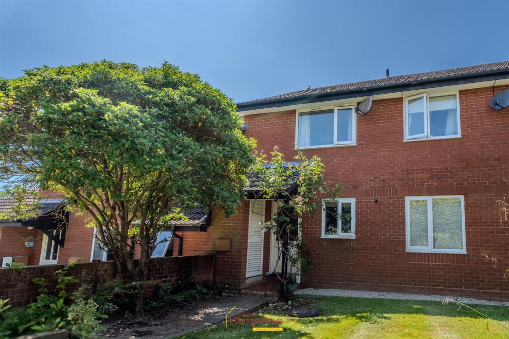 5 Colt Close Main Photo.jpg