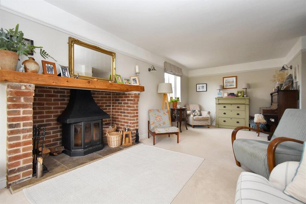 Charming Lounge