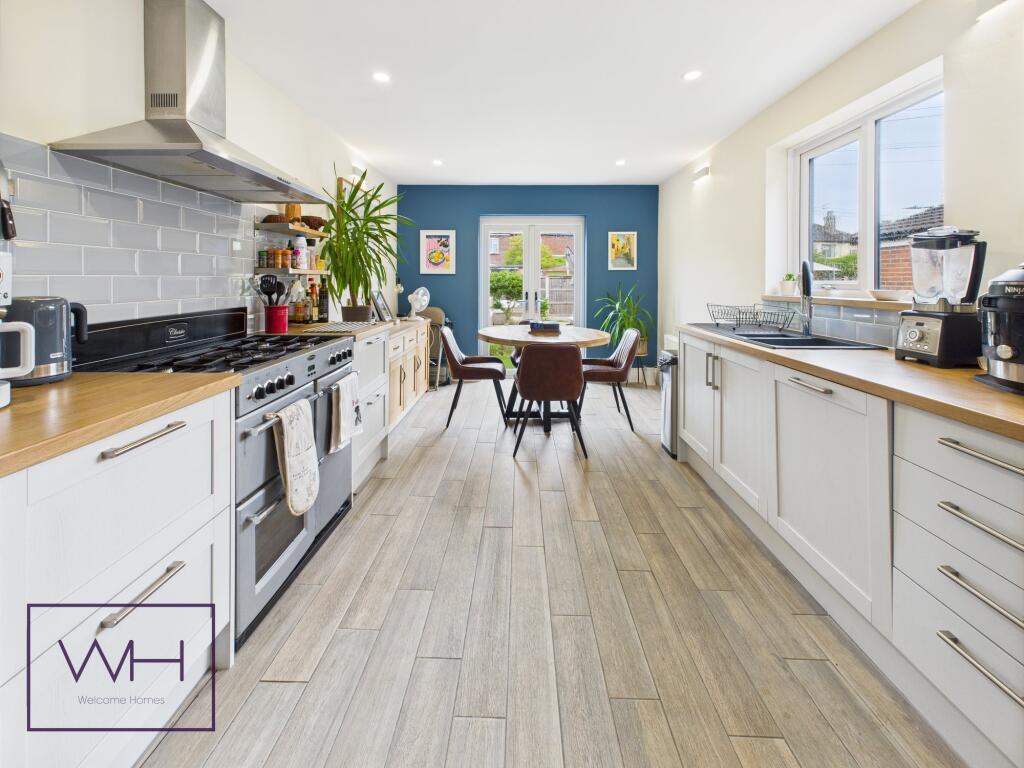 CAM03785G0-PR0282-ST