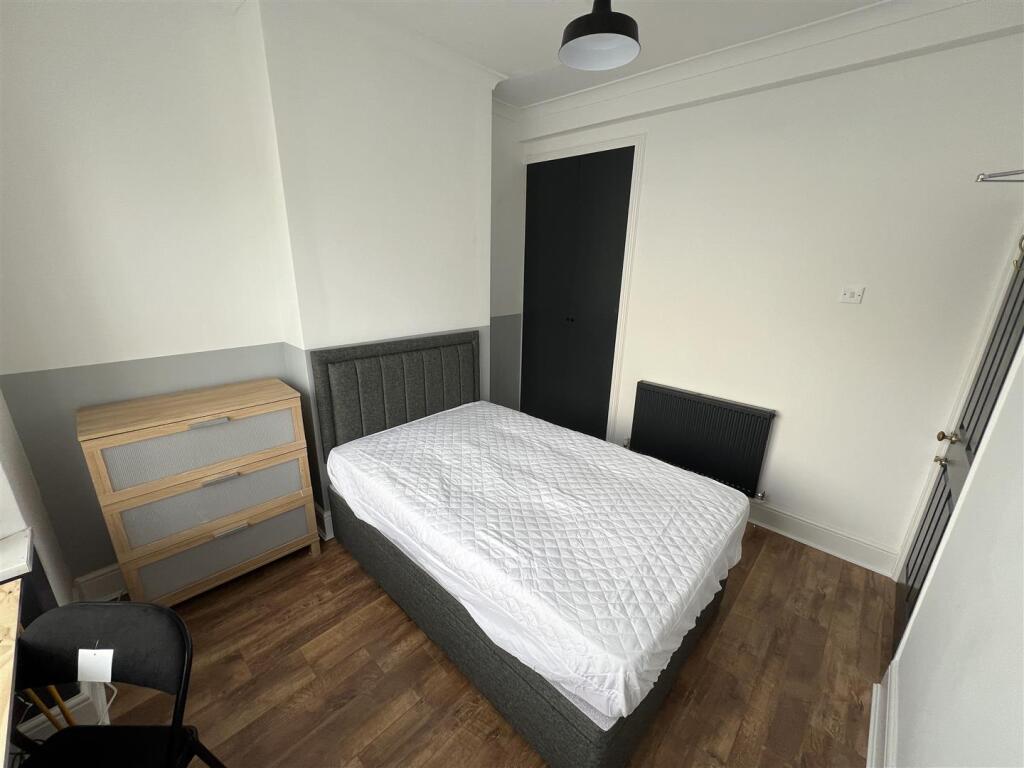 ROOM 1 - ANGLE 2.JPG