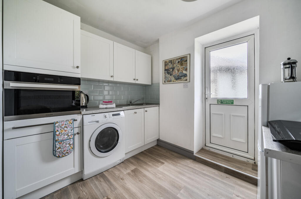 1306021-30-684206...