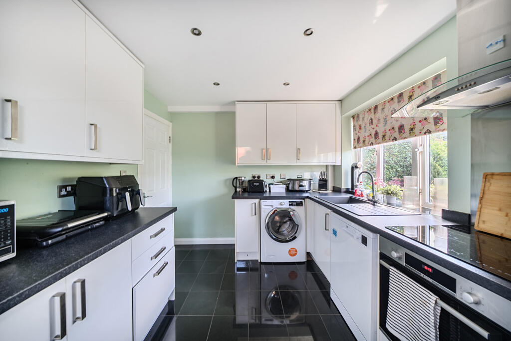 1334863-5-68a8a16...