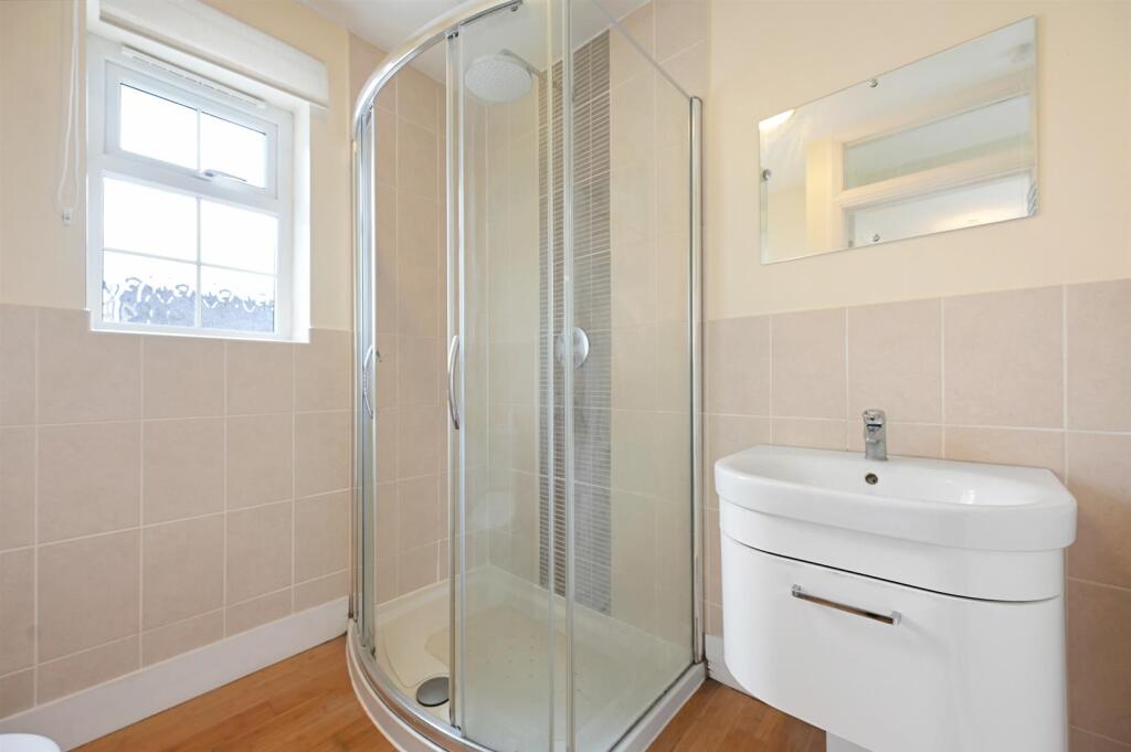 Master Bedroom - Ensuite.jpg