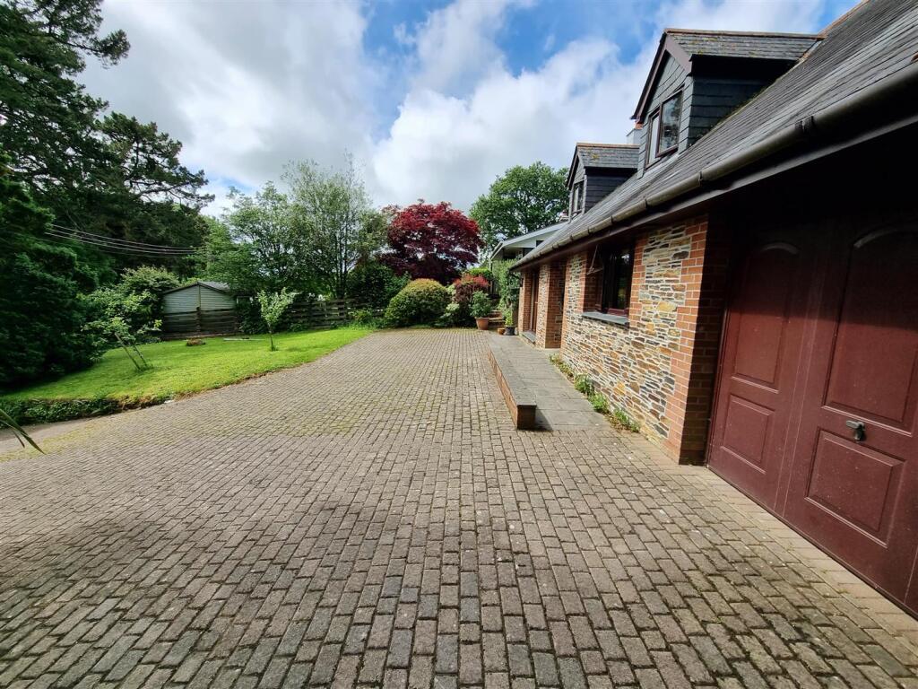 Driveway.jpg