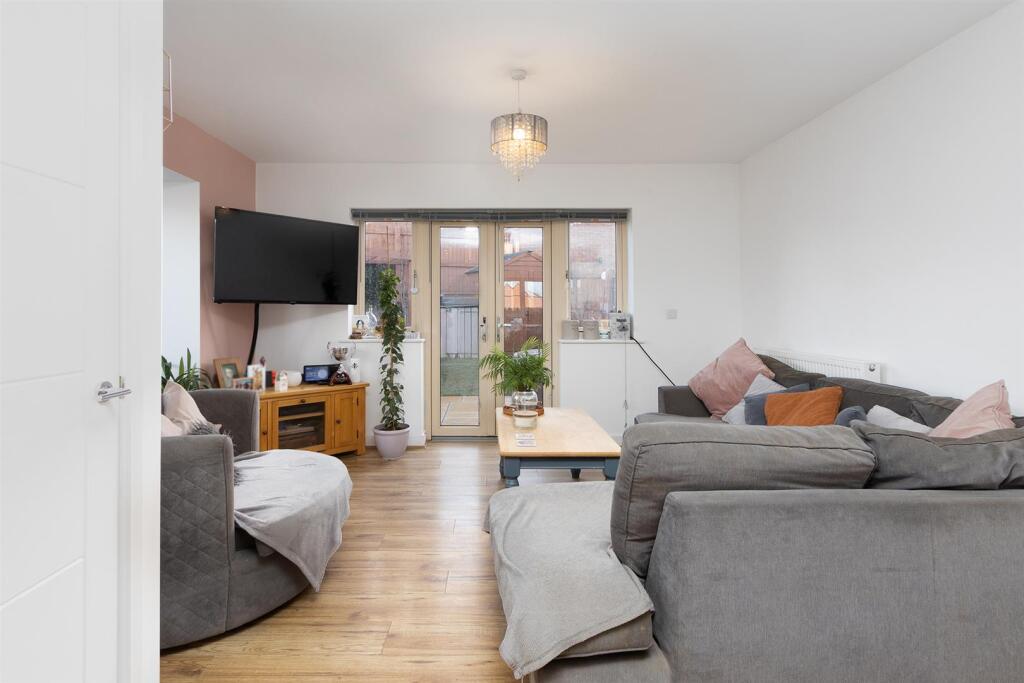 1 Dale Close, Lutterworth (8).jpg