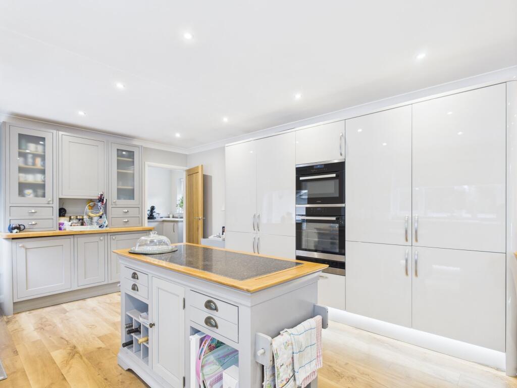 Kitchen / Lounge / Diner