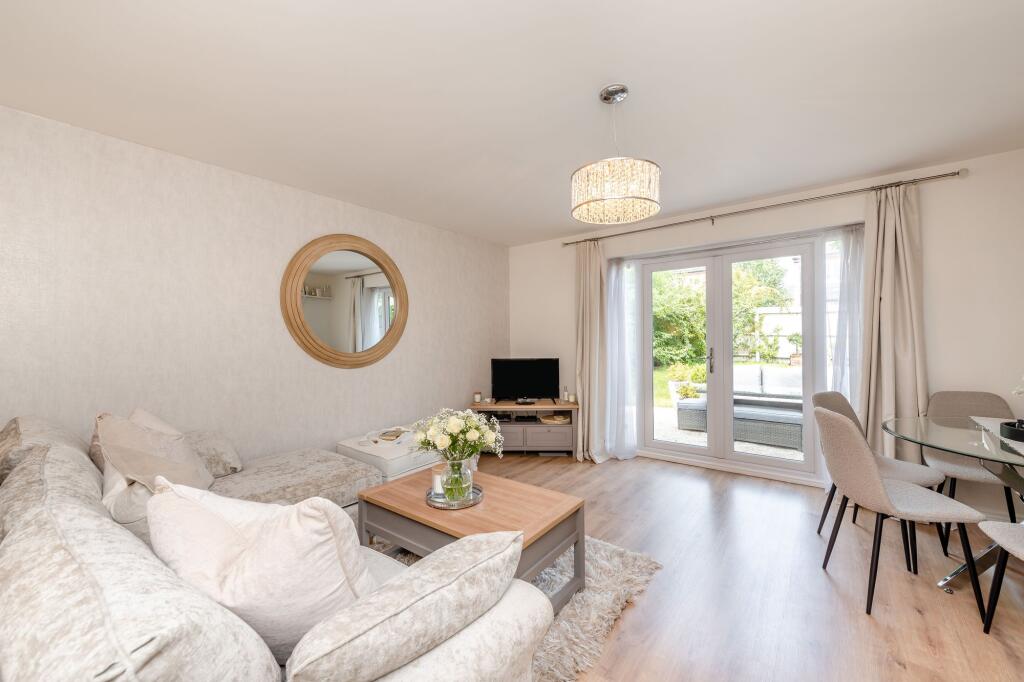 Living/dining room