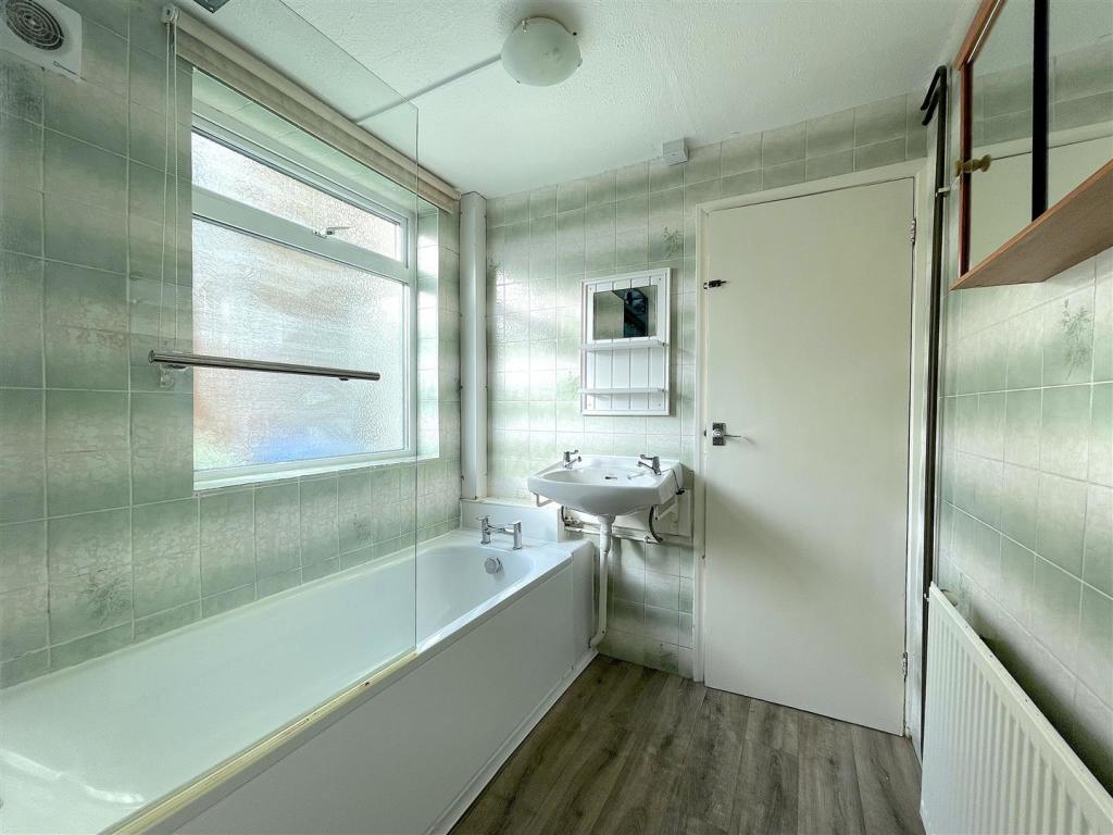 Bathroom (2).jpeg