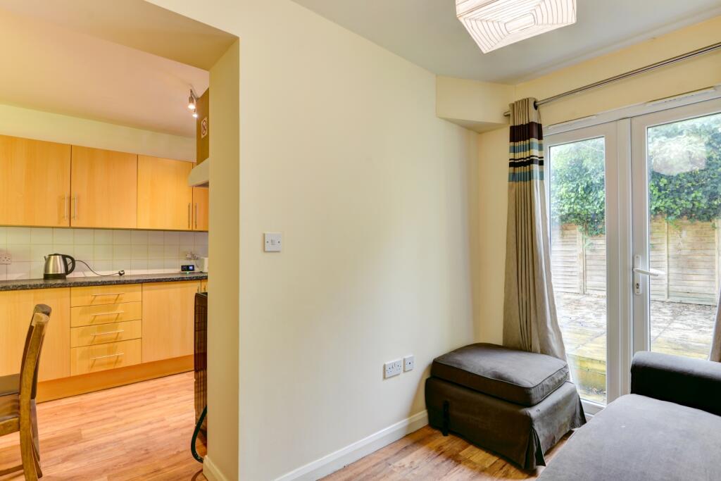 183 Queens Park Road Lounge (2)