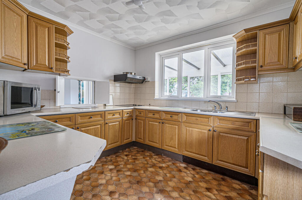 1348571-9-68b6d41...