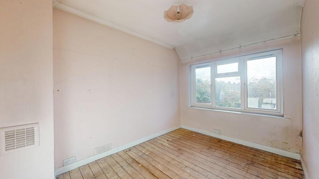 7 Canonsleigh Road, Dagenham, RM9 4DJ