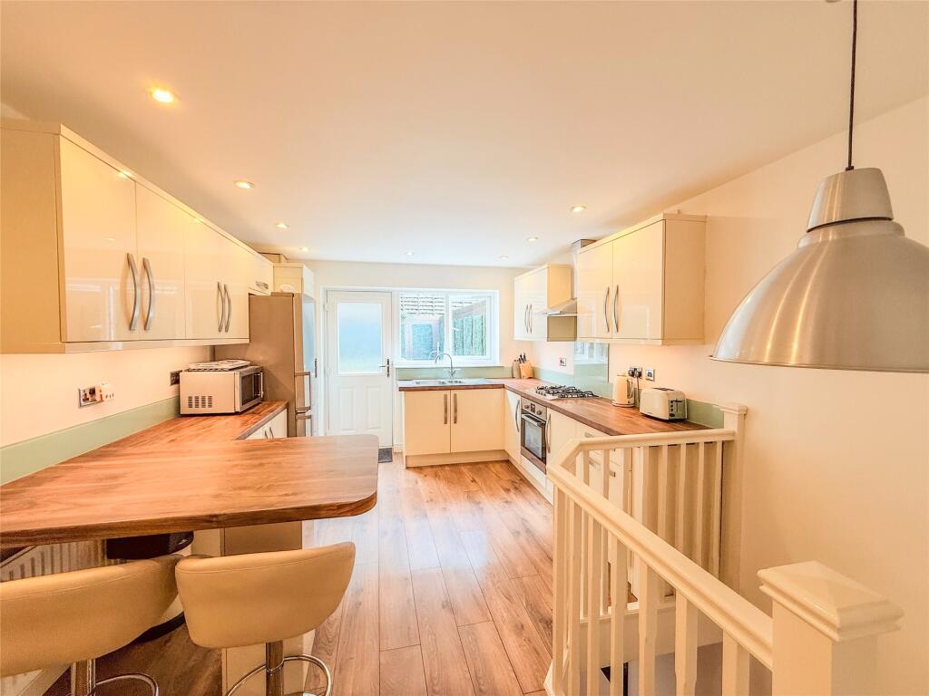 Breakfasting Kitchen