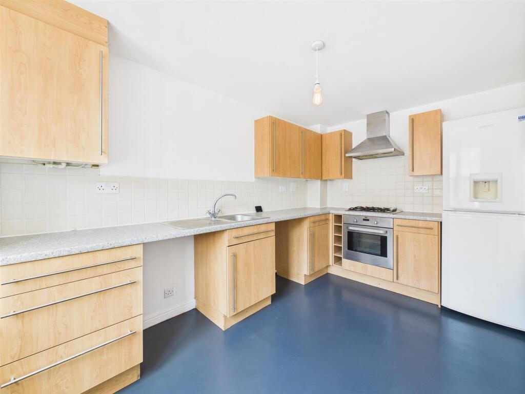 Kitchen: