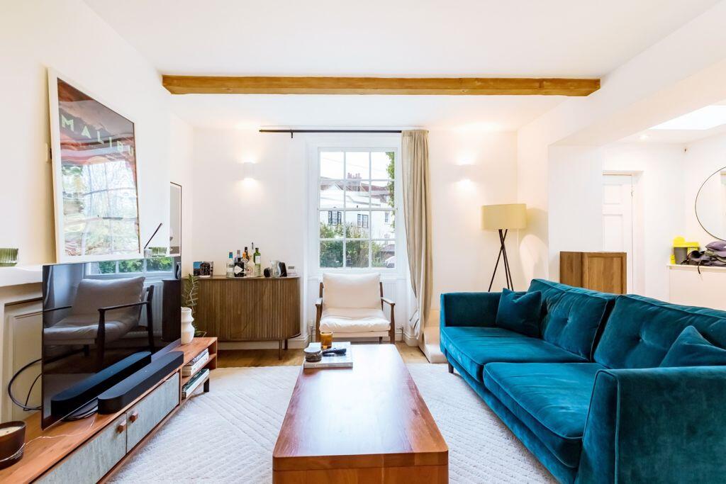 Lounge/dining room