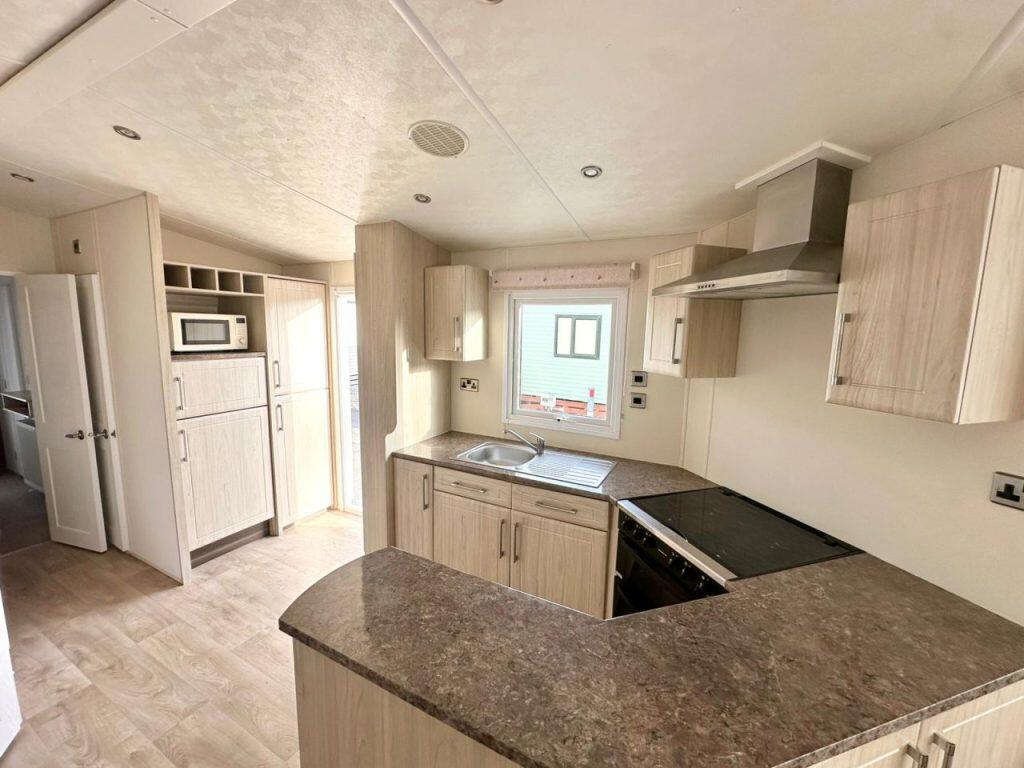 Delta Ascot (1).jpeg