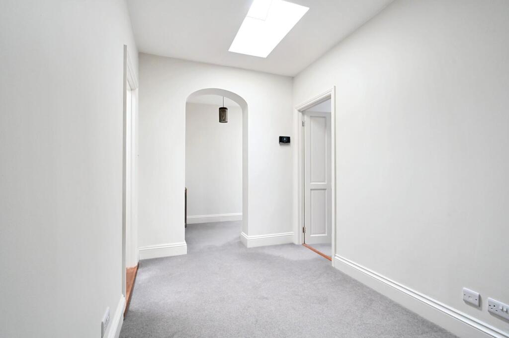 f5-7-adelaide-cres-bn3 (10).jpg