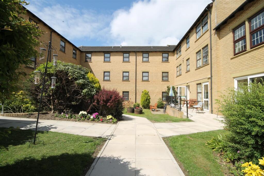 -nS9ikVwhUGd_XoeugSa1A