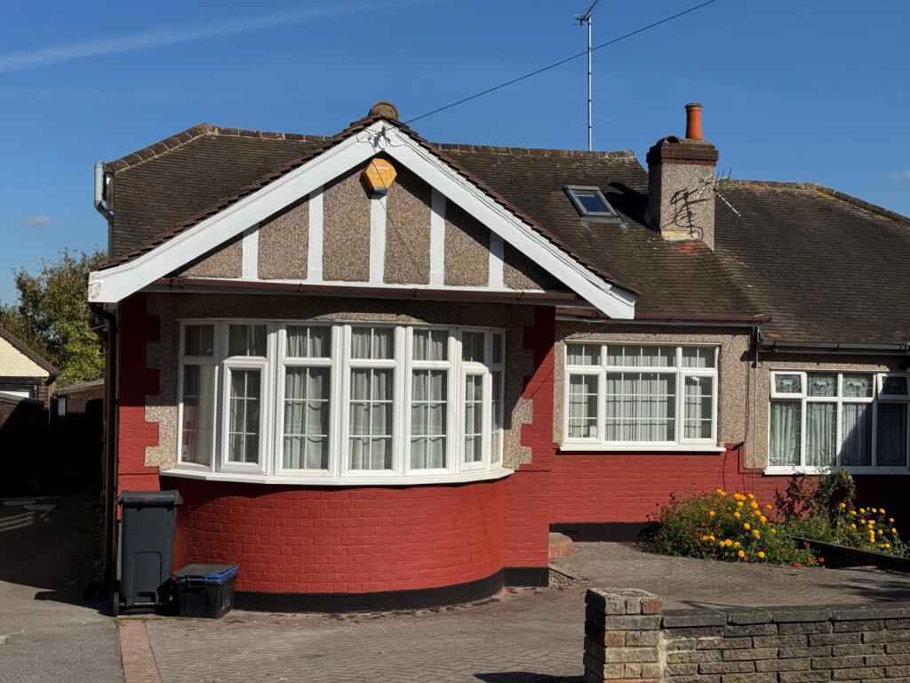 3 BED SEMI WITH GARAGE