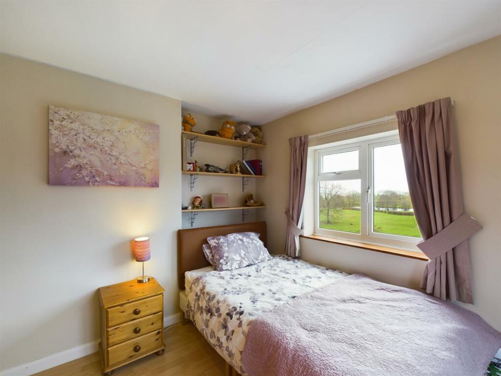 bedroom 3.jpg