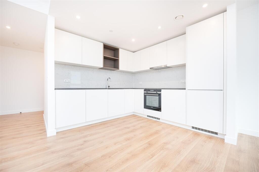Kitchen   .jpg