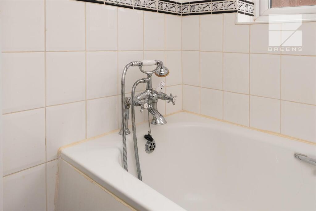 16 Drysdale Avenue_0040.jpg