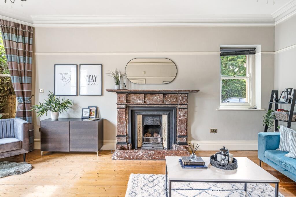 Reception room feature