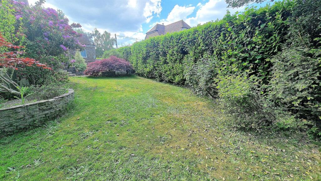 GARDEN 2.jpg