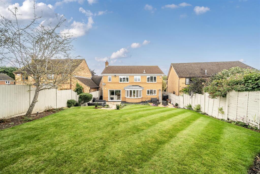 4 Acorn Way, Silverstone (32).jpg