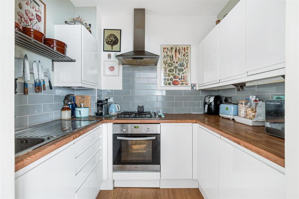 57a Summerlands Avenue-8.jpg